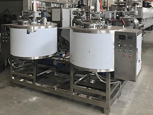 Die Produktionslinie zum Gießen von Gel-Gummibonbons hat ihre Produkte ausgeliefert!